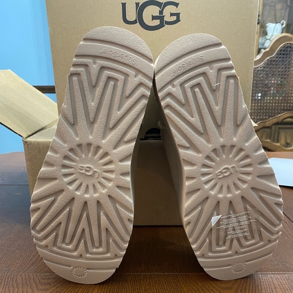 UGG Classic Ultra Mini Platform Driftwood - Picture 10 of 10